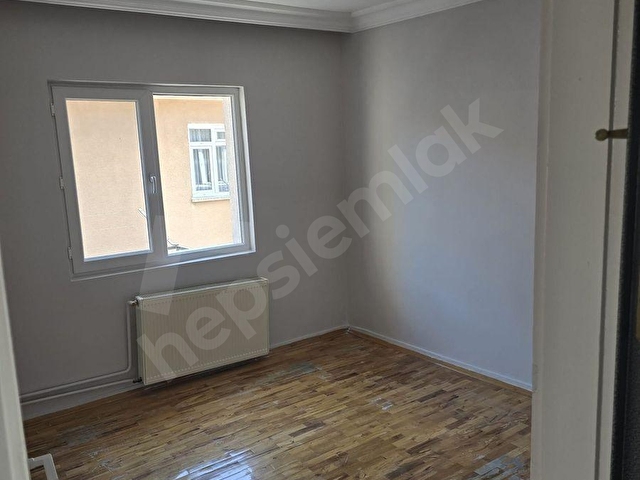 GÜÇLÜKAYA KAYA SOKAKTA MASRAFSIZ 3+1 KİRALIK DAİRE ÇİFT BALKON - Görsel 4