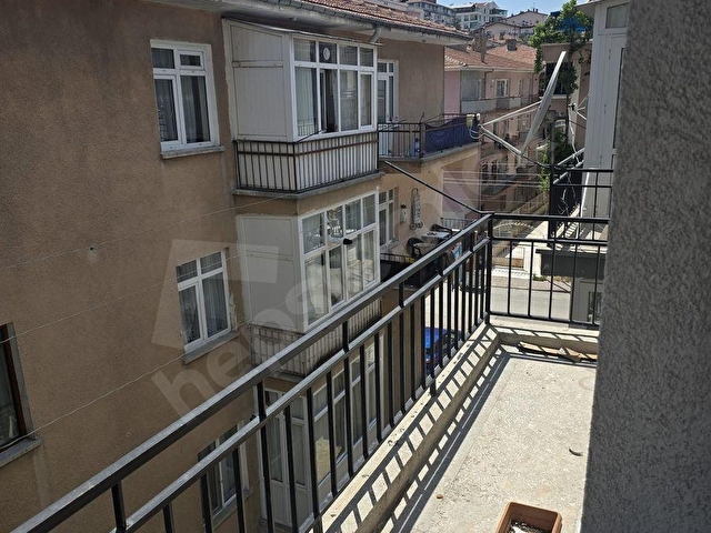GÜÇLÜKAYA KAYA SOKAKTA MASRAFSIZ 3+1 KİRALIK DAİRE ÇİFT BALKON - Görsel 6
