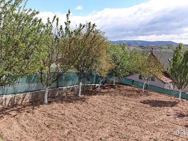 Güvenlikli Sitede 1+1 Taş Evli Bahçe - Görsel 2