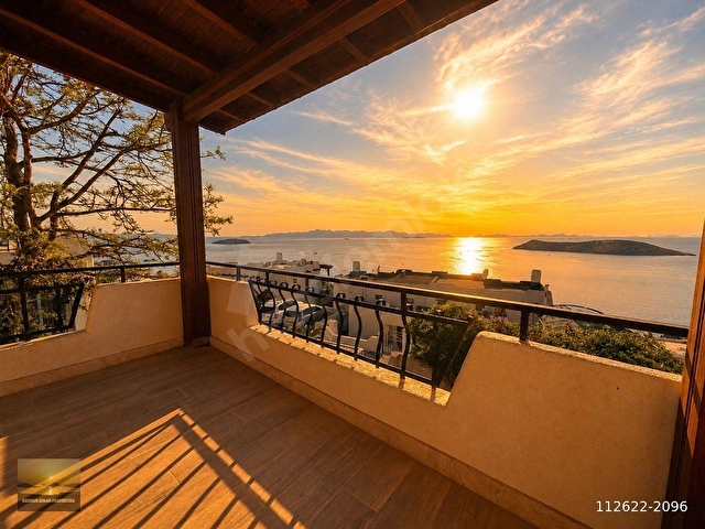 Bodrum Gümüşlükte satılık villa ingilizden 9 ada manzaralı ev full manzaralı denize yakın bahçeli - Görsel 11