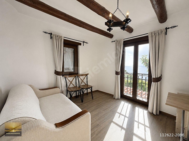 Bodrum Gümüşlükte satılık villa ingilizden 9 ada manzaralı ev full manzaralı denize yakın bahçeli - Görsel 25