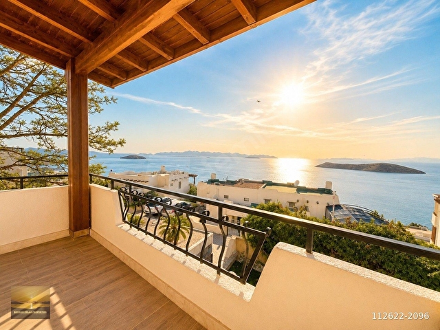 Bodrum Gümüşlükte satılık villa ingilizden 9 ada manzaralı ev full manzaralı denize yakın bahçeli