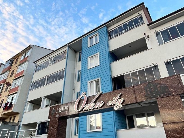 Güven Emlak’tan 100. yıl merkezde satılık 1 + 1