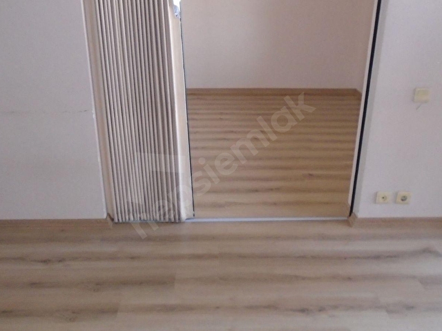 KARŞIYAKA ATAKENT VENEDİK SİTESİ SAHİLE TRAMVAYA YAKIN KİRALIK 1+1 DAİRE - Görsel 9