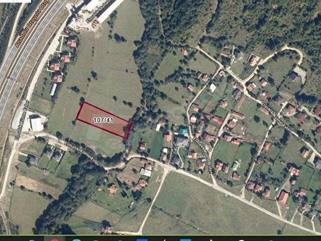BOLU ELMALIK KÖYÜNDE YARISI KÖYİÇİNE DAHİL DÜZ SATILIK TARLA - Görsel 2