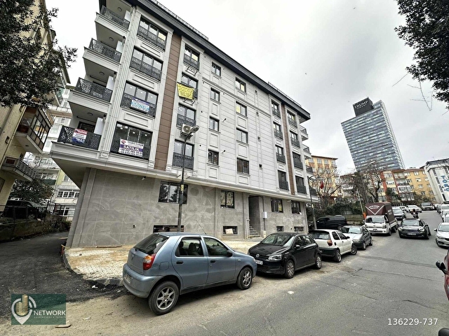 YENİ BİNA YENİ EŞYALI METRO VE METROBÜSE 4DK OTOPARKLI 2+1 - Görsel 27