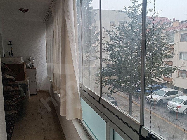 ETİMESGUT İSTASYON CADDESİNE YAKIN ARA KATTA EBEVEYN BANYOLU SATILIK 3+1 - Görsel 2
