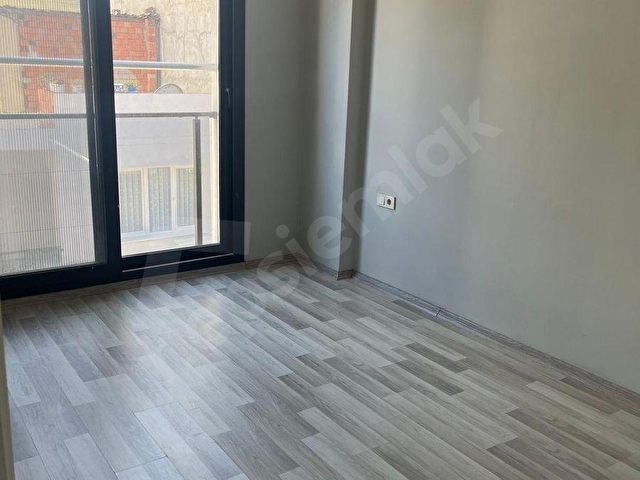 BORNOVA MEVLANADA DOĞALGAZLI KLİMALI KİRALIK DAİRE - Görsel 6