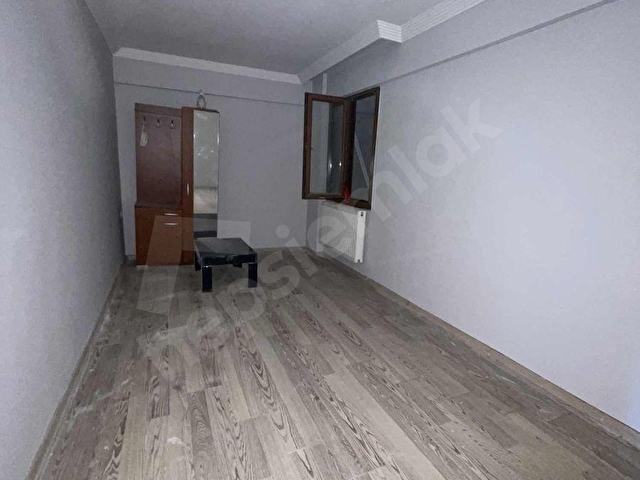 MURADİYEDE 2+1 ARAKAT TERASLI CADDE ÜSTÜ DAİRE - Görsel 22