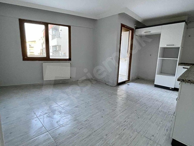 MURADİYEDE 2+1 ARAKAT TERASLI CADDE ÜSTÜ DAİRE - Görsel 12