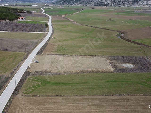 YÖNTAŞ EMLAKTAN KOKLAN KÖYÜNDE ASFALT YOL ÜZERİ 6100 M2 TARLA - Görsel 4