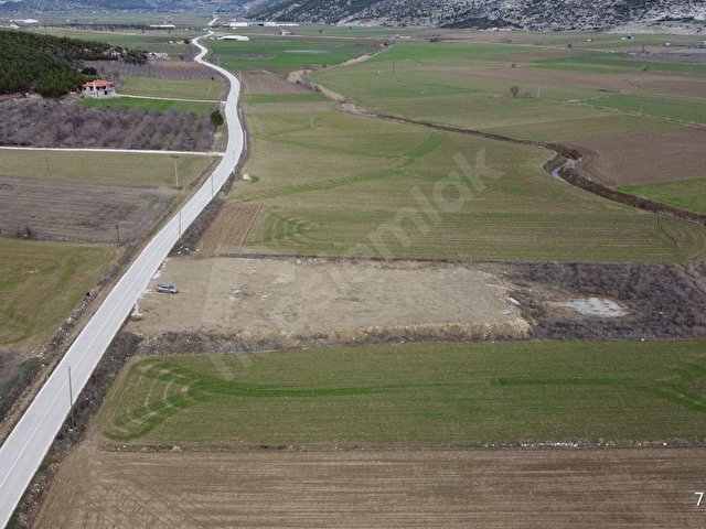 YÖNTAŞ EMLAKTAN KOKLAN KÖYÜNDE ASFALT YOL ÜZERİ 6100 M2 TARLA - Görsel 3