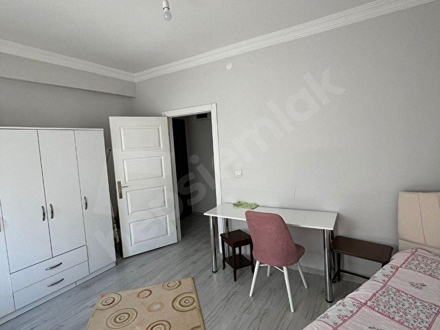 BEHZAT BULVARI CADDE ÜSTÜNDE EŞYALI 1+1 KİRALIK DAİRE - Görsel 14