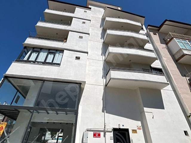 BEHZAT BULVARI CADDE ÜSTÜNDE EŞYALI 1+1 KİRALIK DAİRE - Görsel 4