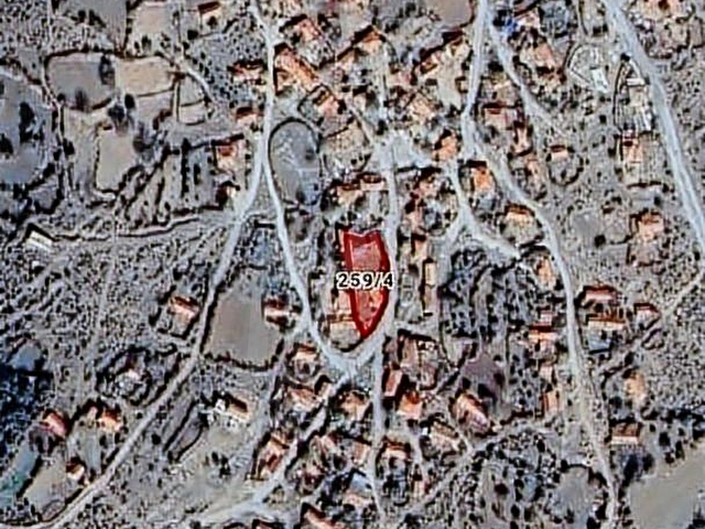 Bergama Durmuşlar Bölgesinde 825 m² Arsa İçinde taş ev - Görsel 4