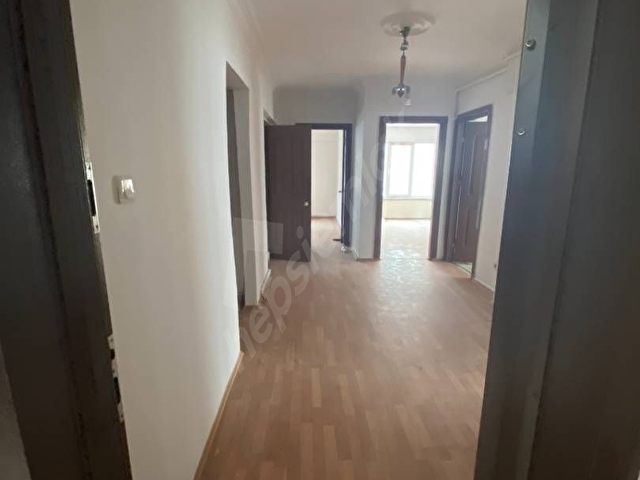 Çınarcık Merkezi Konumda Bakımlı 3+1 Daire