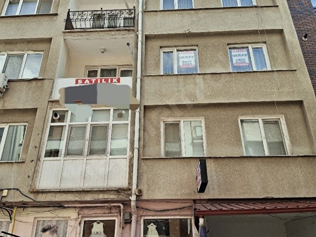 Hamayolu caddesi arası Aybey sokakta yatırımlık arakat daire.
