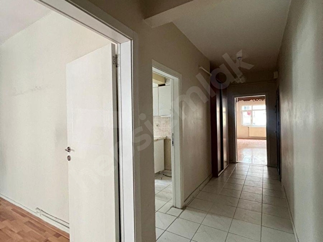 DEMETGÜLDE MERKEZİ KONUMDA METROYA YAKIN SATILIK 3+1 DAİRE - Görsel 9