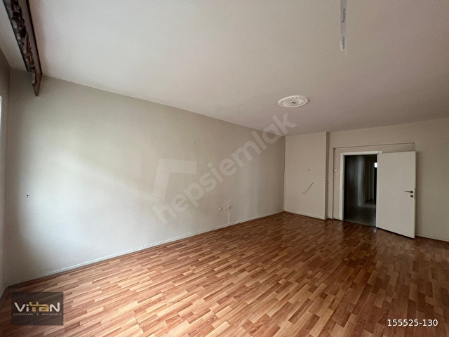 DEMETGÜLDE MERKEZİ KONUMDA METROYA YAKIN SATILIK 3+1 DAİRE