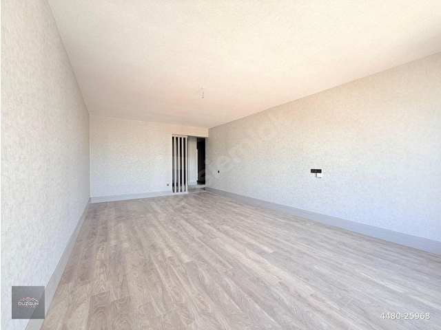 DÜZGÜN EMLAKTAN BULVARDA ŞIK MODERN YAPILI 4+1 SİTE DAİRE - Görsel 3