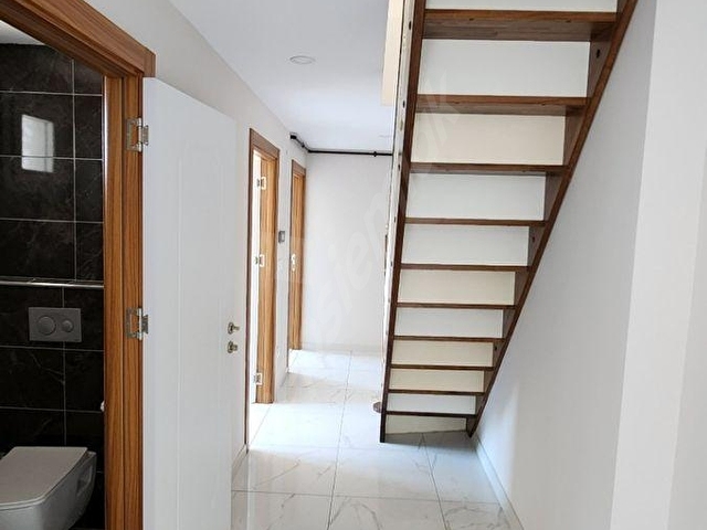 HEDEFTEN SAHİLDE 2 BLOKLU SİTEDE 2+2 140m2 SIFIR DUBLEKS - Görsel 9
