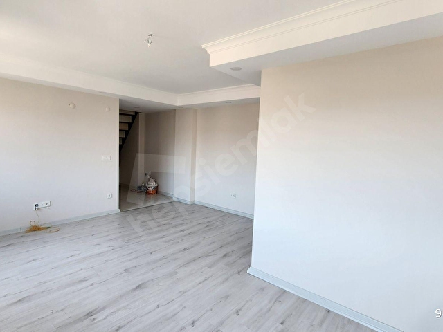 HEDEFTEN SAHİLDE 2 BLOKLU SİTEDE 2+2 140m2 SIFIR DUBLEKS - Görsel 6