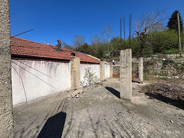 ADA EMLAKTAN BEYKOZDA ÜZERİNDE YAPI OLAN FIRSAT ARAZİ - Görsel 4