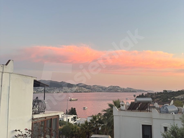 Sahibinden Yalıkavak Küdür’de Deniz Manzaralı kiralık Tripleks