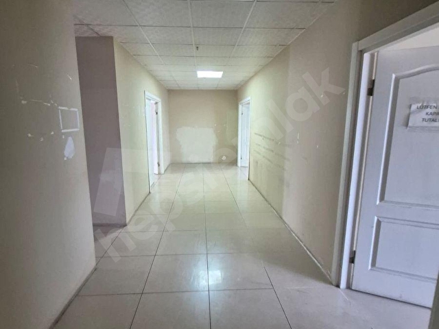 DELUXDEN TABELA DEĞERİ YÜKSEK PLAZADA KİRALIK İŞYERİ - Görsel 2