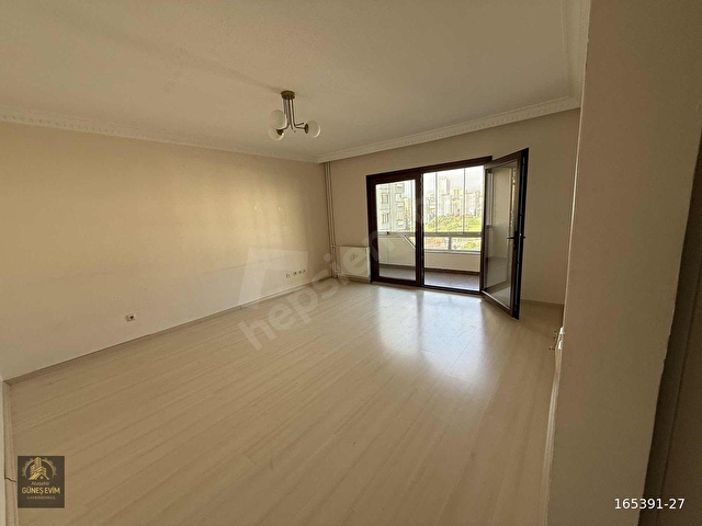 ATAŞEHİR EMLAK KONTLARINDA TEMİZ BAKIMLI ARA KAT 2+1 BOŞŞ - Görsel 3