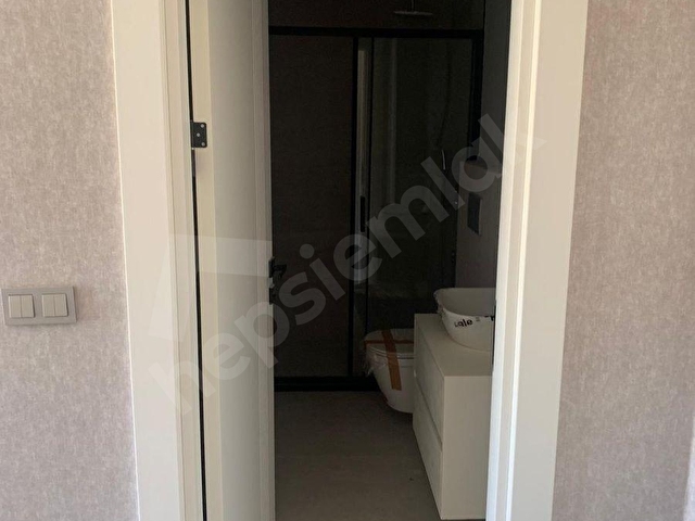 Taşpınar’da Cadde Üzerinde Kiralık İşyeri veya Konut - Görsel 11