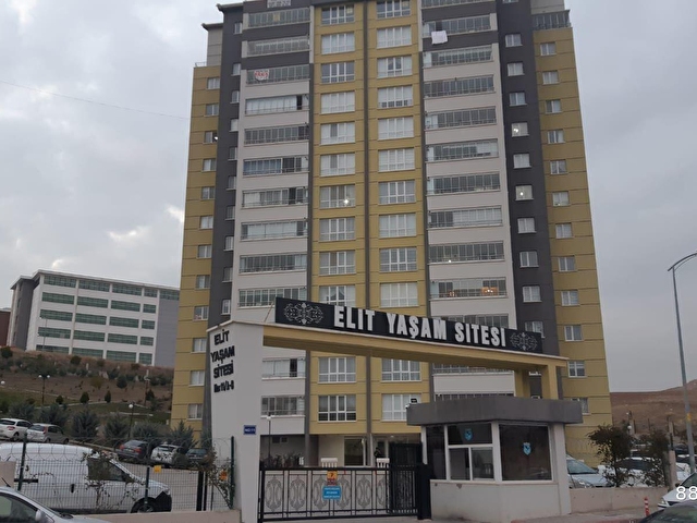Batikent Emlak Tan Turgut Ozal Mah Sinav Koleji Arkasi Lux Daire 88386 2735 Hurriyet Emlak