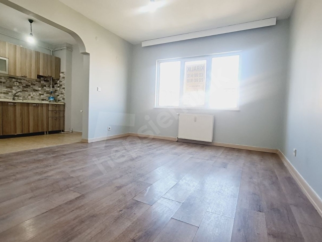 ARENA YANI ATA SİTESİNDE TEMİZ BOŞŞŞ KİRALIK 1 ODA 1 SALON