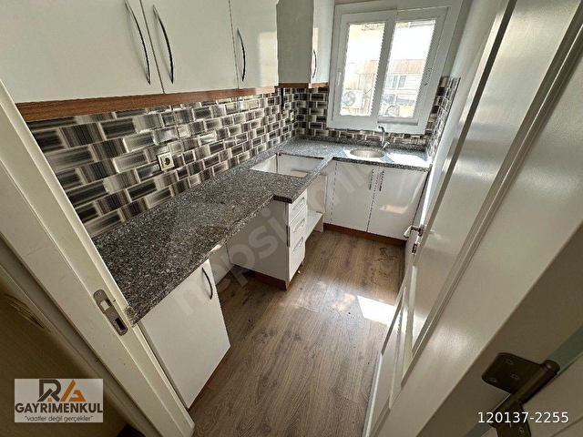 RA GAYRİMENKULDEN ÇARŞI MERKEZDE 1+1 KİRALIK OFİS