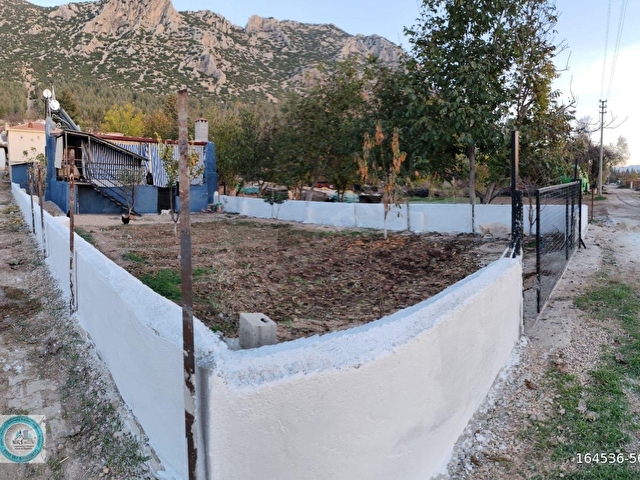 ACIPAYAM YUMRUTAŞTA 373 M² ARSA VE MÜSTAKİL EV - Görsel 2