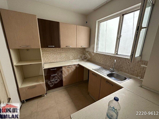 GAZİOSMANPAŞA KULELİ de GİRİŞ KATI BOŞ BAKIMLI 90 m2 2+1 - Görsel 4
