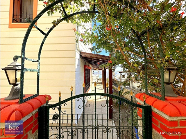 BODRUMA YAKIN ADABÜKÜ KUMSAL PLAJLI SİTEDE TAM MÜSTAKİL MANZARALI TRİPLEKS VİLLA, FIRSAT ACİL FİYAT - Görsel 15