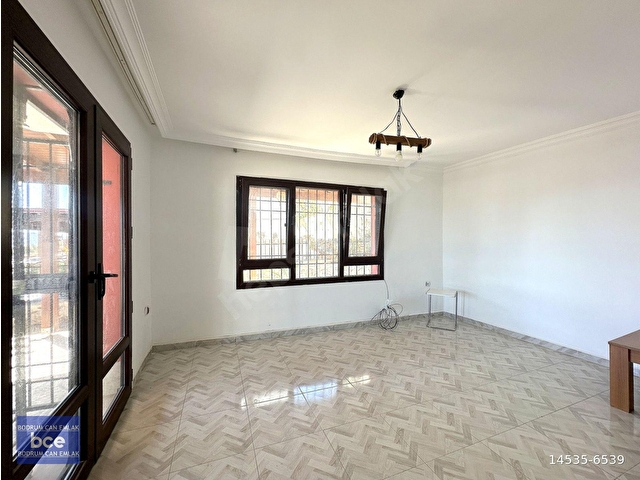 BODRUMA YAKIN ADABÜKÜ KUMSAL PLAJLI SİTEDE TAM MÜSTAKİL MANZARALI TRİPLEKS VİLLA, FIRSAT ACİL FİYAT - Görsel 19