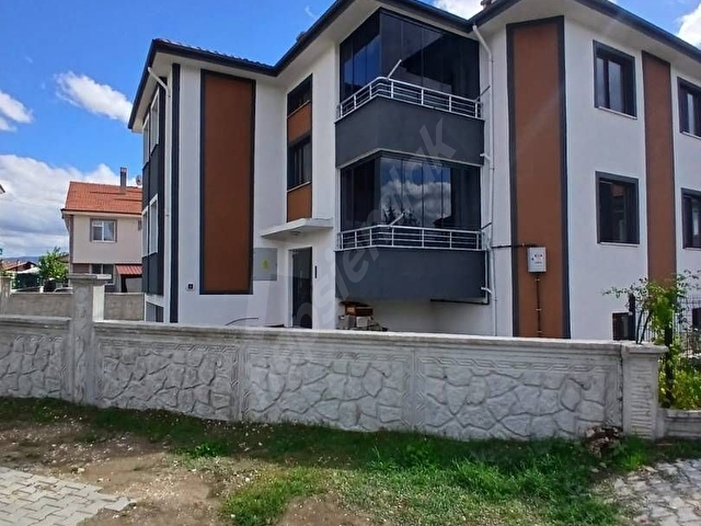 Sahibinden satılık mustakil ev 3 katlı 2 daire 1 bodrum - Görsel 15