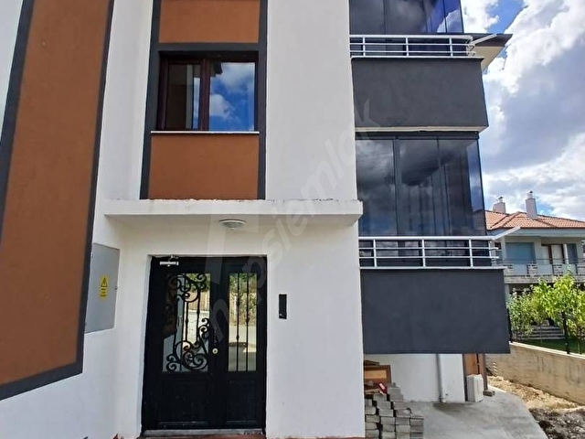 Sahibinden satılık mustakil ev 3 katlı 2 daire 1 bodrum - Görsel 23