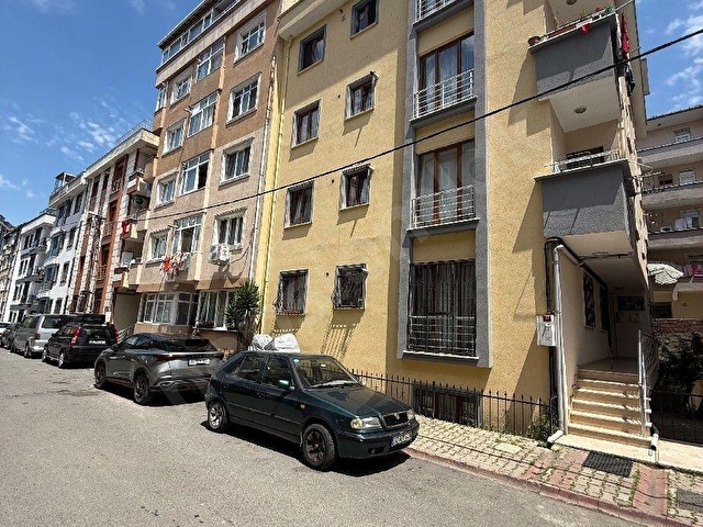ÜMRANİYE İSTİKLAL MAHALLESİNDE MÜSTAKİL TADINDA, BAHÇE KULLANIMLI 2+1 DAİRE