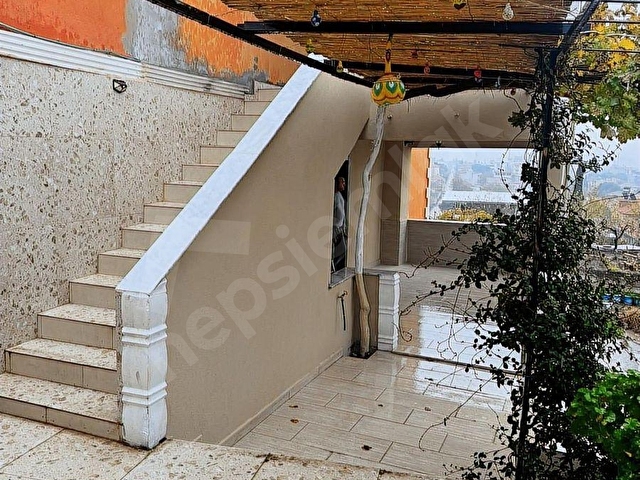 HELVACIDA KİRALIK 140m2 SIFIR TADİLATLI MÜSTAKİL EV