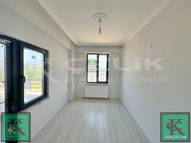 ÇELİKTEN SİTE İÇERSİNDE OTOPARKLI SIĞINAKLI KİRALIK 1+1 DAİRE - Görsel 19