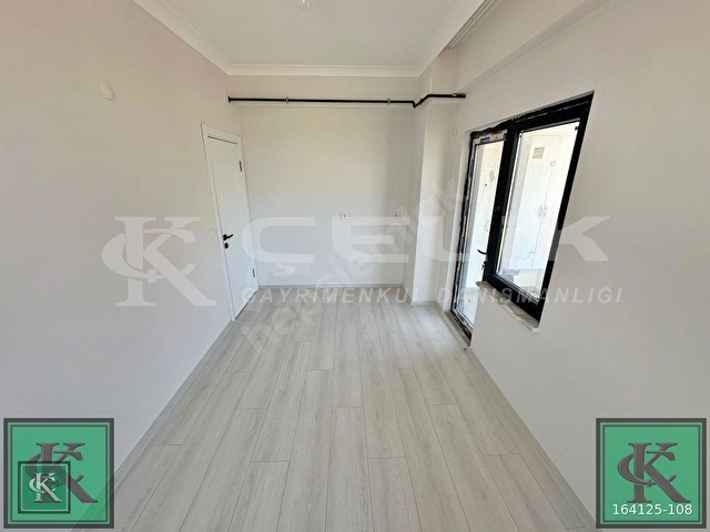 ÇELİKTEN SİTE İÇERSİNDE OTOPARKLI SIĞINAKLI KİRALIK 1+1 DAİRE - Görsel 18