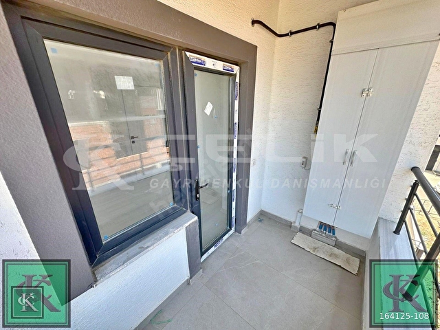 ÇELİKTEN SİTE İÇERSİNDE OTOPARKLI SIĞINAKLI KİRALIK 1+1 DAİRE - Görsel 26
