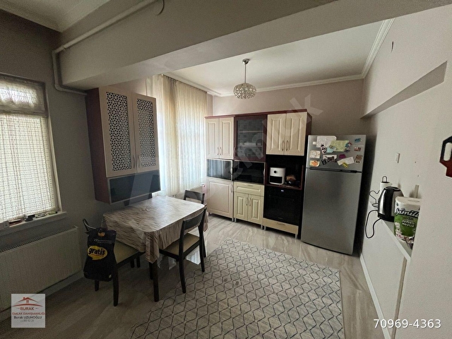 KIZLARPINARI CADDESİ ÜZERİ DUTLUK GÖBEKTE EŞYALI TEMİZ DAİRE - Görsel 6