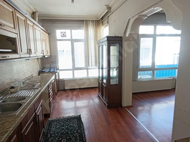 ROYAL GAYRİMENKULDEN MERKEZİ KONUMDA KİRALIK 4+1 GENİŞ DAİRE - Görsel 17