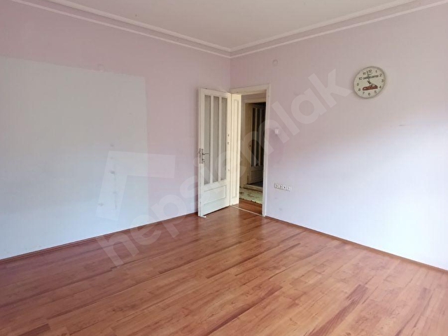 ROYAL GAYRİMENKULDEN MERKEZİ KONUMDA KİRALIK 4+1 GENİŞ DAİRE - Görsel 10