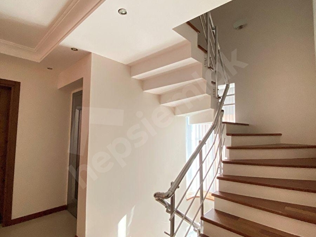 ÇEŞME BOYALIKTA 630 M2 ARSA İÇİNDE TRİPLEKS 5+2 VİLLA - Görsel 27
