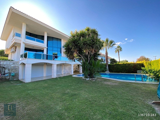 ÇEŞME BOYALIKTA 630 M2 ARSA İÇİNDE TRİPLEKS 5+2 VİLLA - Görsel 10